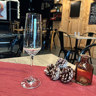 Flûte Harmony 20 vierge sur une table décorée pour les fêtes