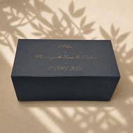 Boîte cadeau longue noire personnalisée en dorure pour un mariage